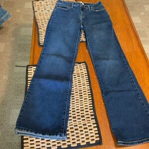 Levi’s bootcut jeans. Size 4M